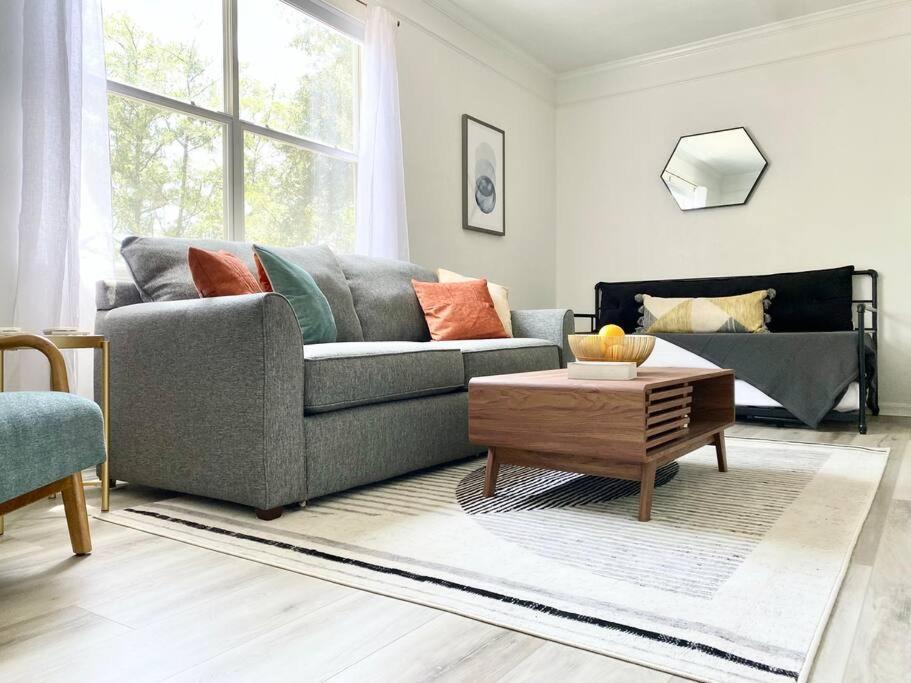 Sanctuary Gainesville Bright 2 Bedroom King Condo 외부 사진